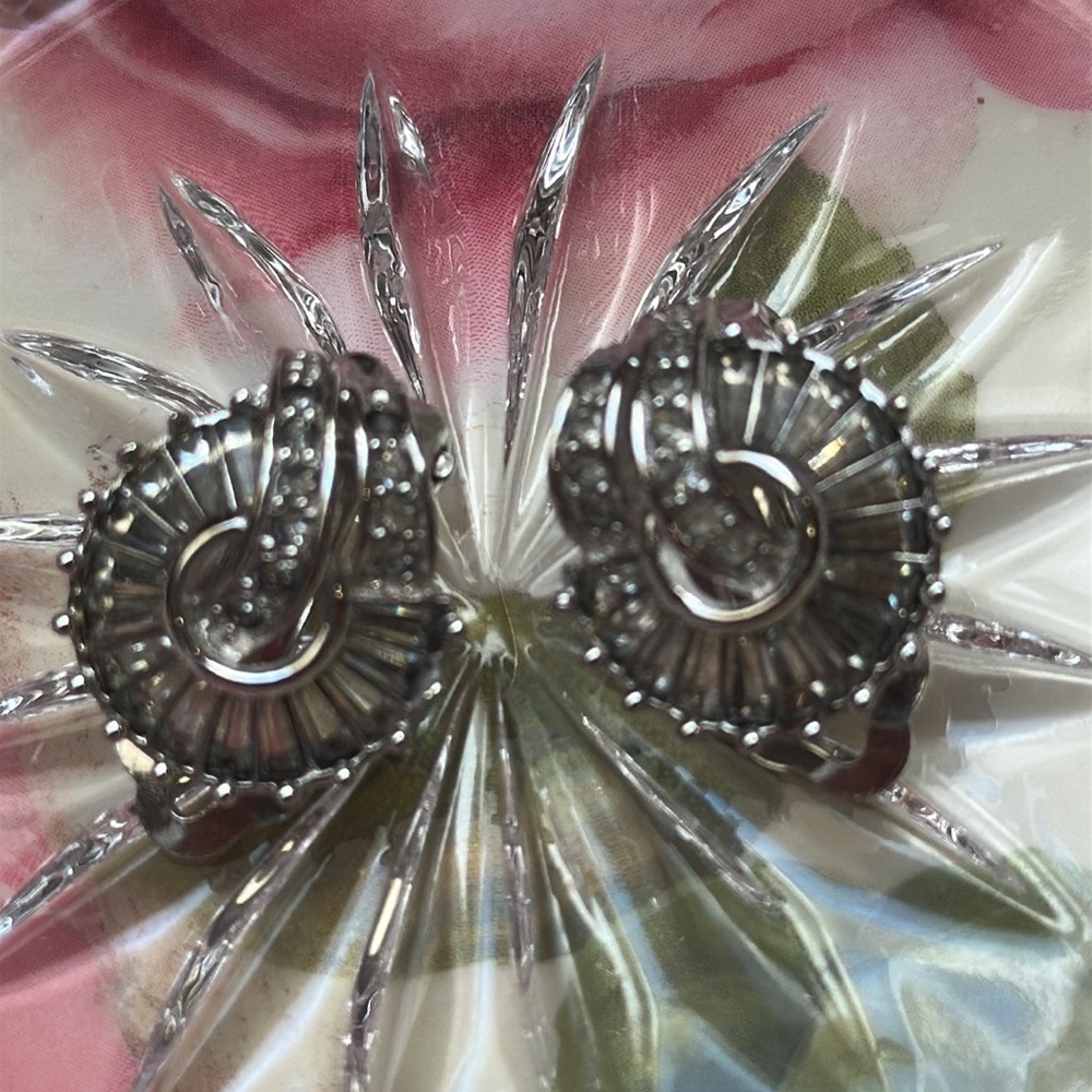 Pennino Vintage Rhinestone Silver Clip-On Earrings Pat#156452 - 3/4”